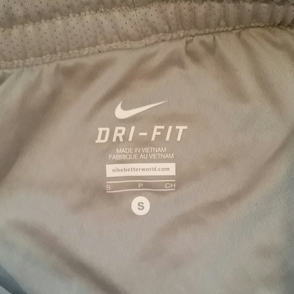 Nike Dri Fit running shorts -size small - Picture 3 of 3